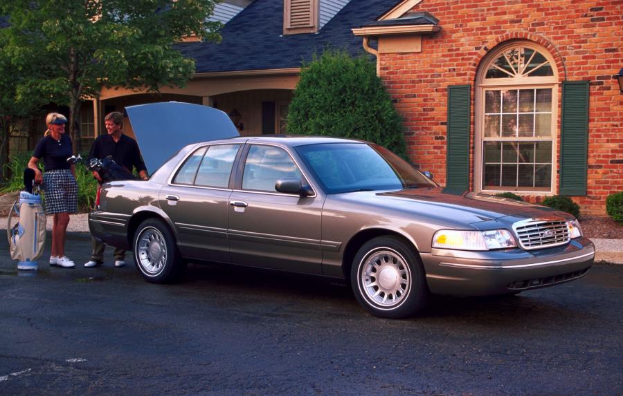  Ford Crown Victoria 1998 года  (фото 129 из 161)
